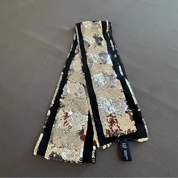 New without tags ~Vtg GAP Black and Silver Sequin Scarf - Picture 2 of 12
